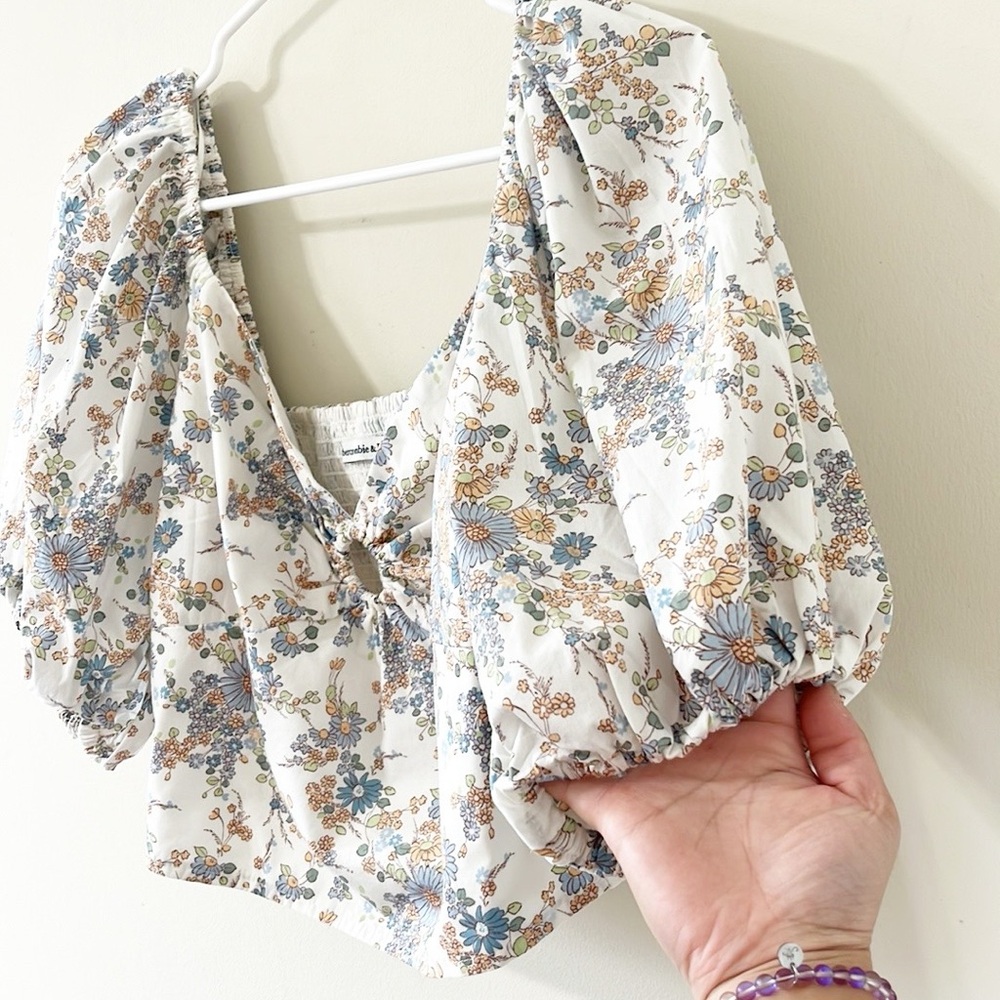 Abercrombie & Fitch Floral Puff Sleeve Poplin O-Ring Smocked Crop Top Size M - Picture 5 of 8